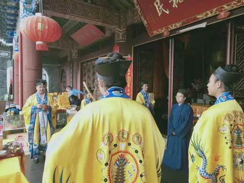 学习《易经》需要什么文化基础要看什么古书