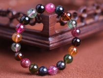 民俗文化：天然彩虹眼黑曜石辟邪吗 原来它还有令人更敬佩的功效