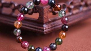 民俗文化：天然彩虹眼黑曜石辟邪吗 原来它还有令人更敬佩的功效