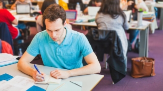 道教法事：领导重用小人不用君子 赶紧用这些方法来化解