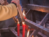 超度法事：周公解梦：梦见上坟烧纸是什么意思呢？