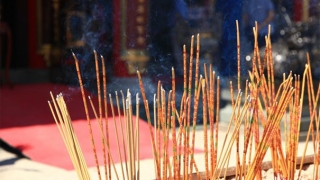 超度法事：梦见上坟烧纸是什么意思呢？来看看周公解梦