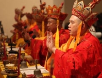 超度法事：怎样超度去世的亲人，为亲人送纪念佛减少痛苦