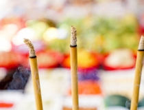 道教法事：烟供盘子点燃烟供粉，帮你超度冤亲债主