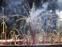 超度法事：正月初一烧香的讲究，烧香之前要沐浴更衣