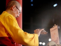 超度法事：圣严法师：佛教相信超度亡灵的功用吗