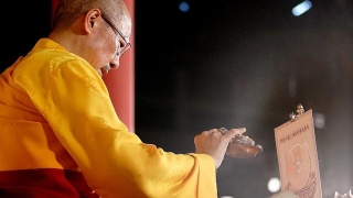 超度法事：圣严法师：佛教相信超度亡灵的功用吗