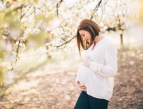 超度法事：孕妇烧香拜佛需要注意了，怀孕还是不要去烧香