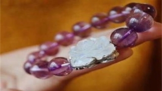 旺姻缘：佩戴什么招桃花，这几种饰品男女都适合