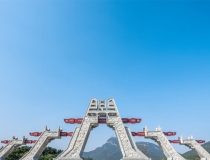 超度法事：给去世的人供奉纸牌位，超度其往生善道