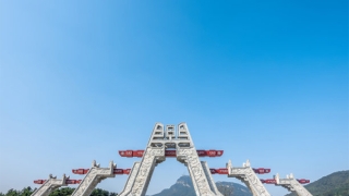 超度法事：给去世的人供奉纸牌位，超度其往生善道