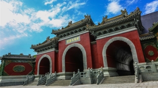 超度法事：烧香的香灰如何处理，被香灰烫到也有寓意