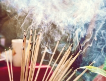 超度法事：烧香是什么仪式？为何拜佛需要烧香