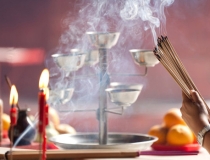 超度法事：在过节的时候烧纸亲人真的收到了吗？