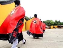 超度法事：烧纸钱、烧纸人的由来，很多人都不明白