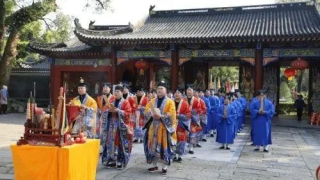 催文昌：文昌法事。