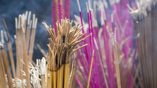 超度法事：烧纸亲人真的收到了吗？烧纸要注意这些问题