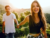 旺姻缘：想寻找合适的真爱，女人戴什么饰品招桃花？