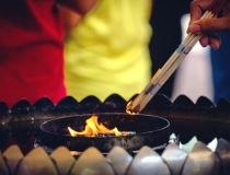 超度法事：做梦在烧纸钱预示我们的生活发生变化