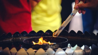 超度法事：做梦在烧纸钱预示我们的生活发生变化