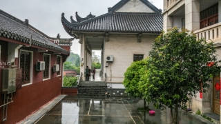 斩烂桃花：做小三破坏人家家庭因果报应的承受